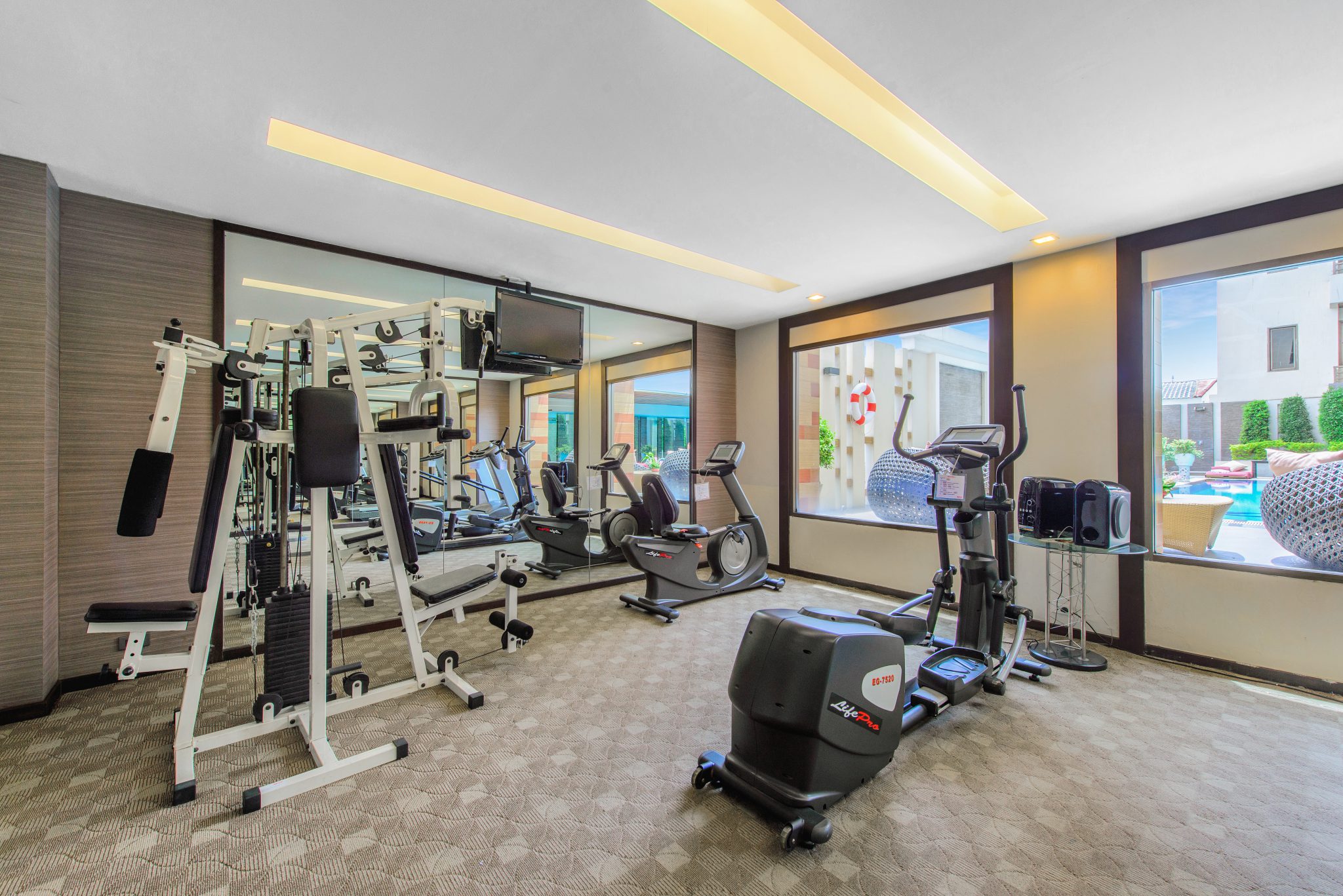 FITNESS_ROOM_0001