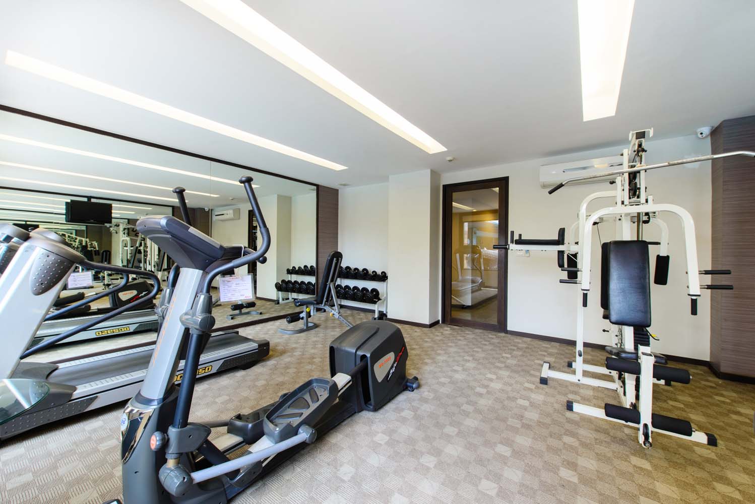 FITNESS_ROOM_0002